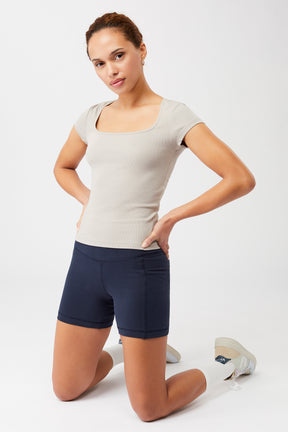 Mandala Yoga Shorts Blau Outfit Front - Sprinter Shorts