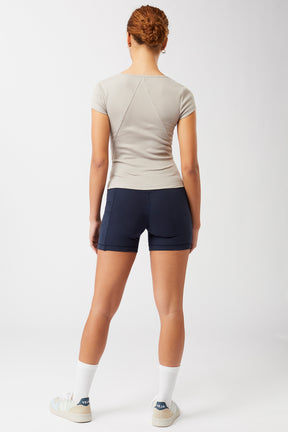 Mandala Yoga Shorts Blau Outfit Rückseite - Sprinter Shorts