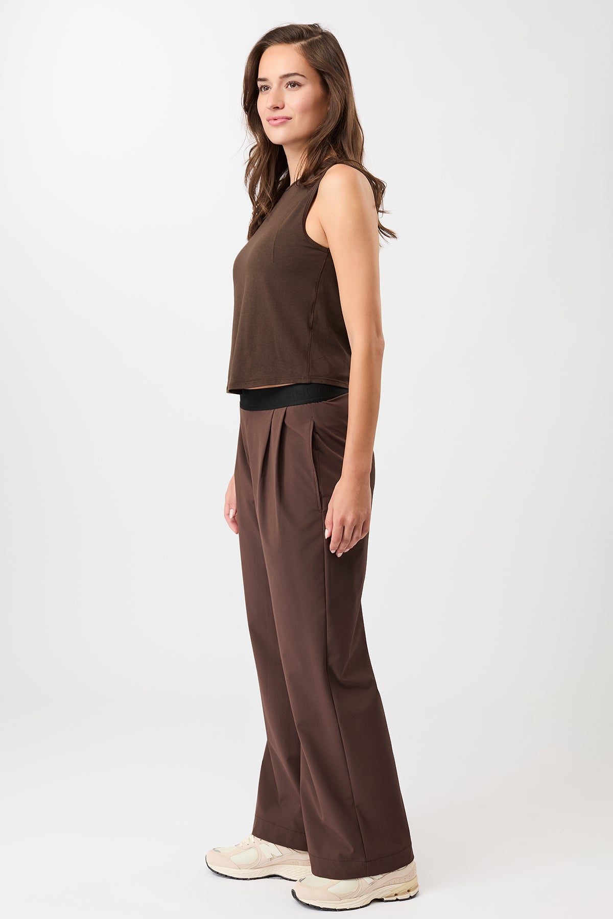 Mandala Fitness Hose Brown Outfit Seite - All Day Long Pants