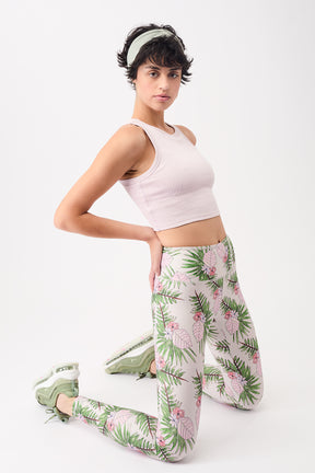 Mandala Sport Top Rose Outfit Seite - Athleisure Top