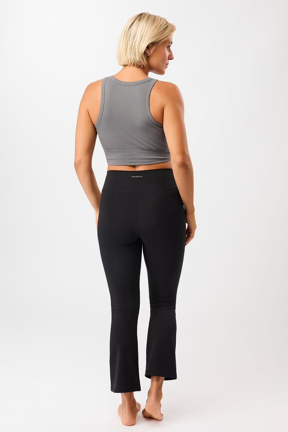  Mandala Sport Top Grey Outfit Rückseite - Athleisure Top