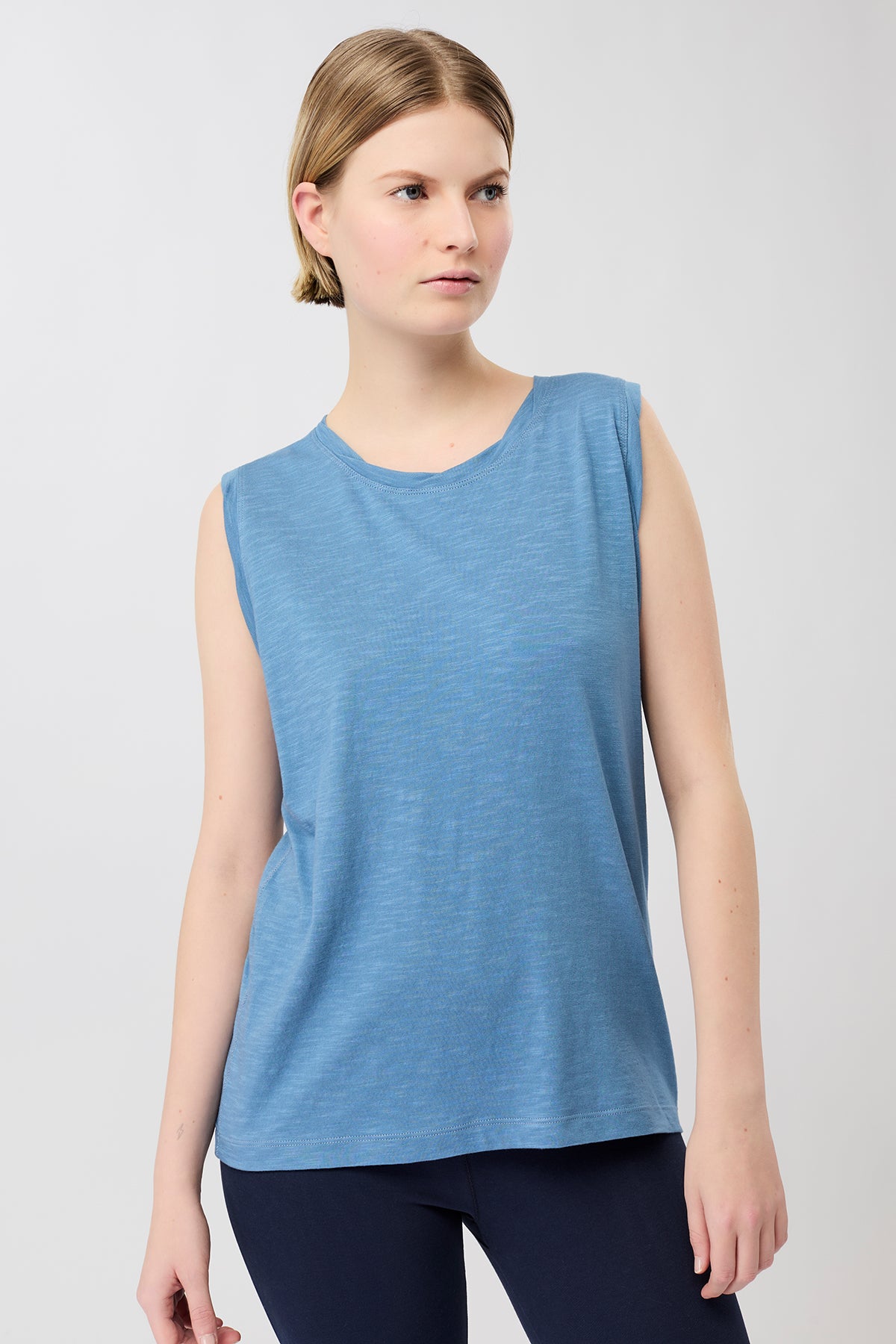 Mandala Sport Top Blau Front - Daily Tank