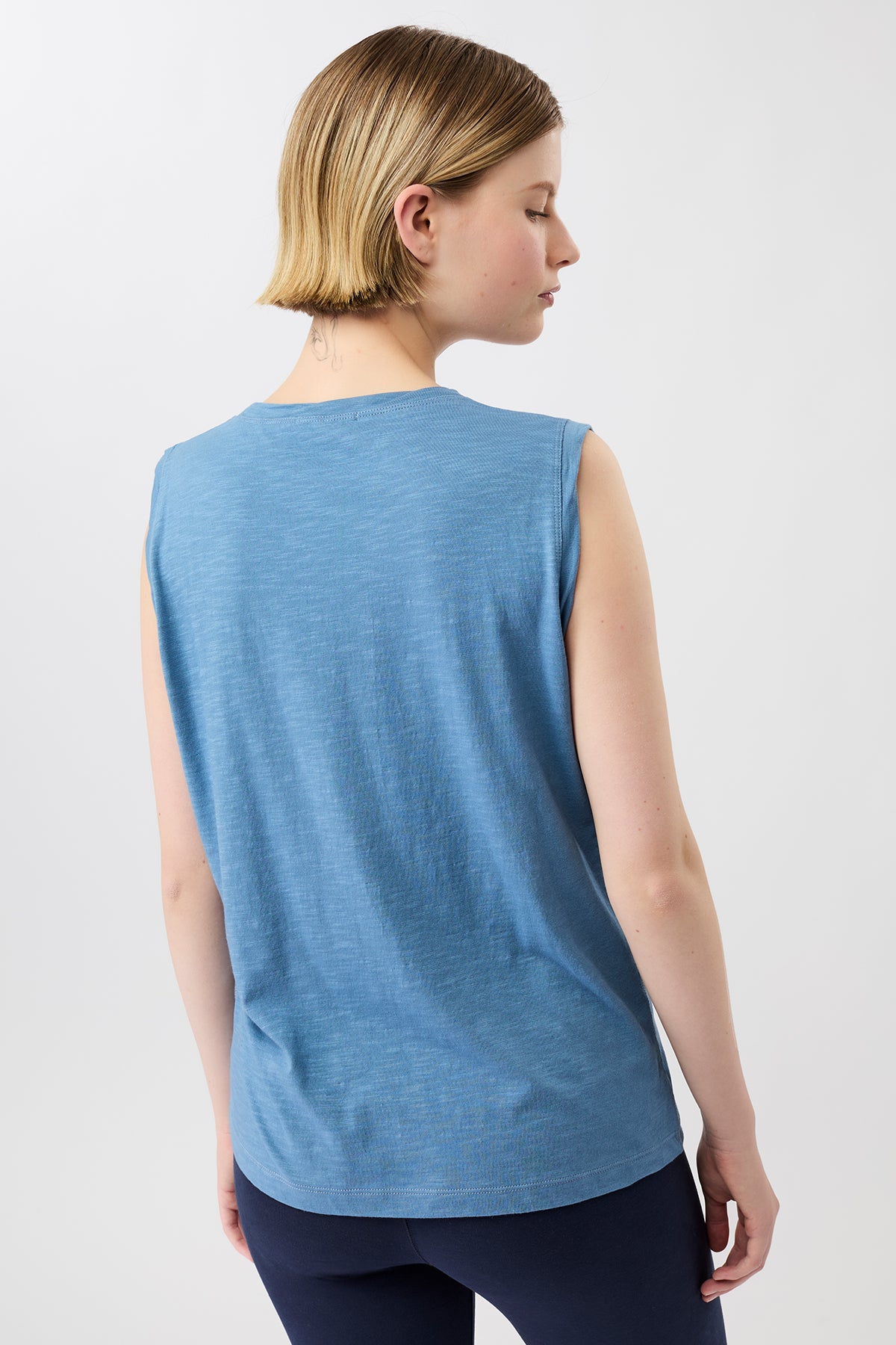 Mandala Sport Top Blau Rückseite - Daily Tank