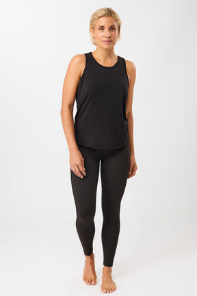 Mandala Fitness Top Schwarz Outfit Front - Racer Back Top