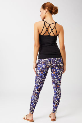 Mandala Yoga Top Schwarz Outfit Rückseite - New Cable Top