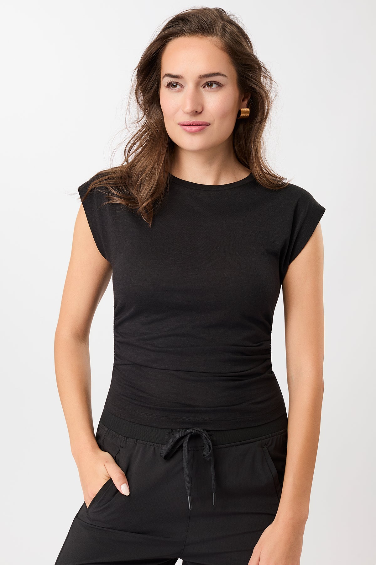 Mandala Active Top Schwarz Front - Side Ruffled Top