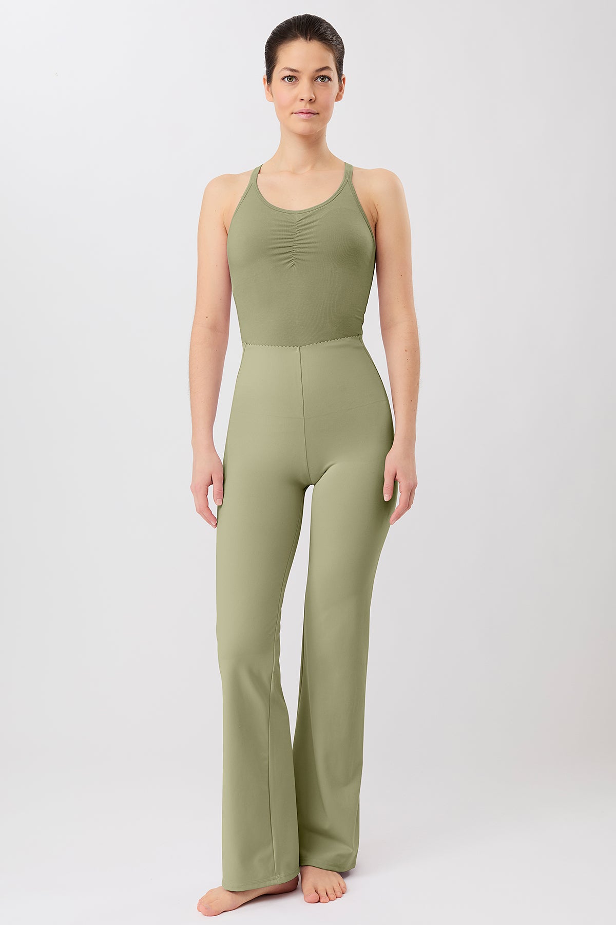 Mandala Active Top Grün Outfit Front - Infinity Top