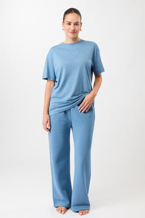 Mandala Fitness T-Shirt Blau Outfit Front - Boyfriend Tee
