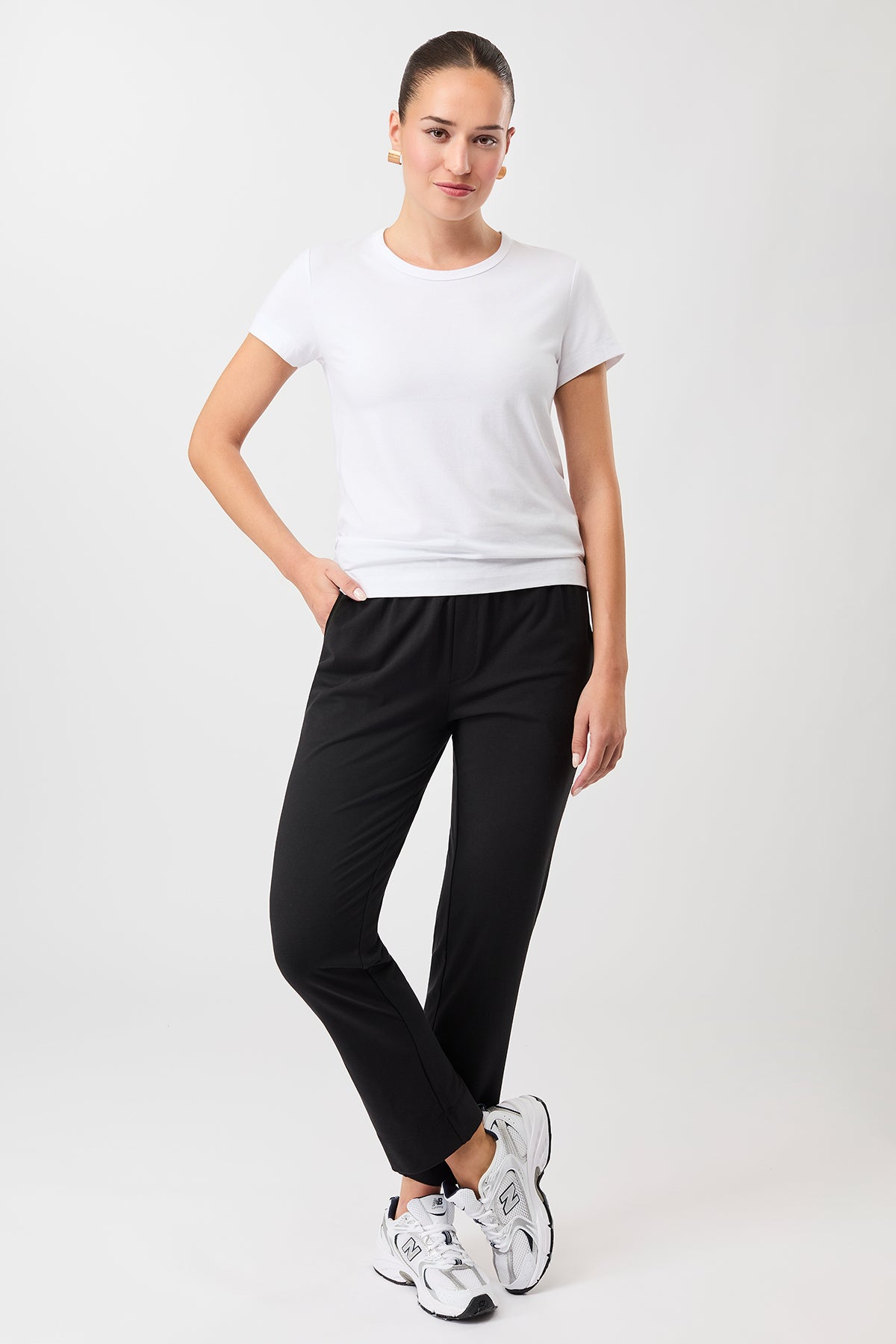 Mandala Fitness Shirt Weiss Outfit Front - Rest & Recovery Tee