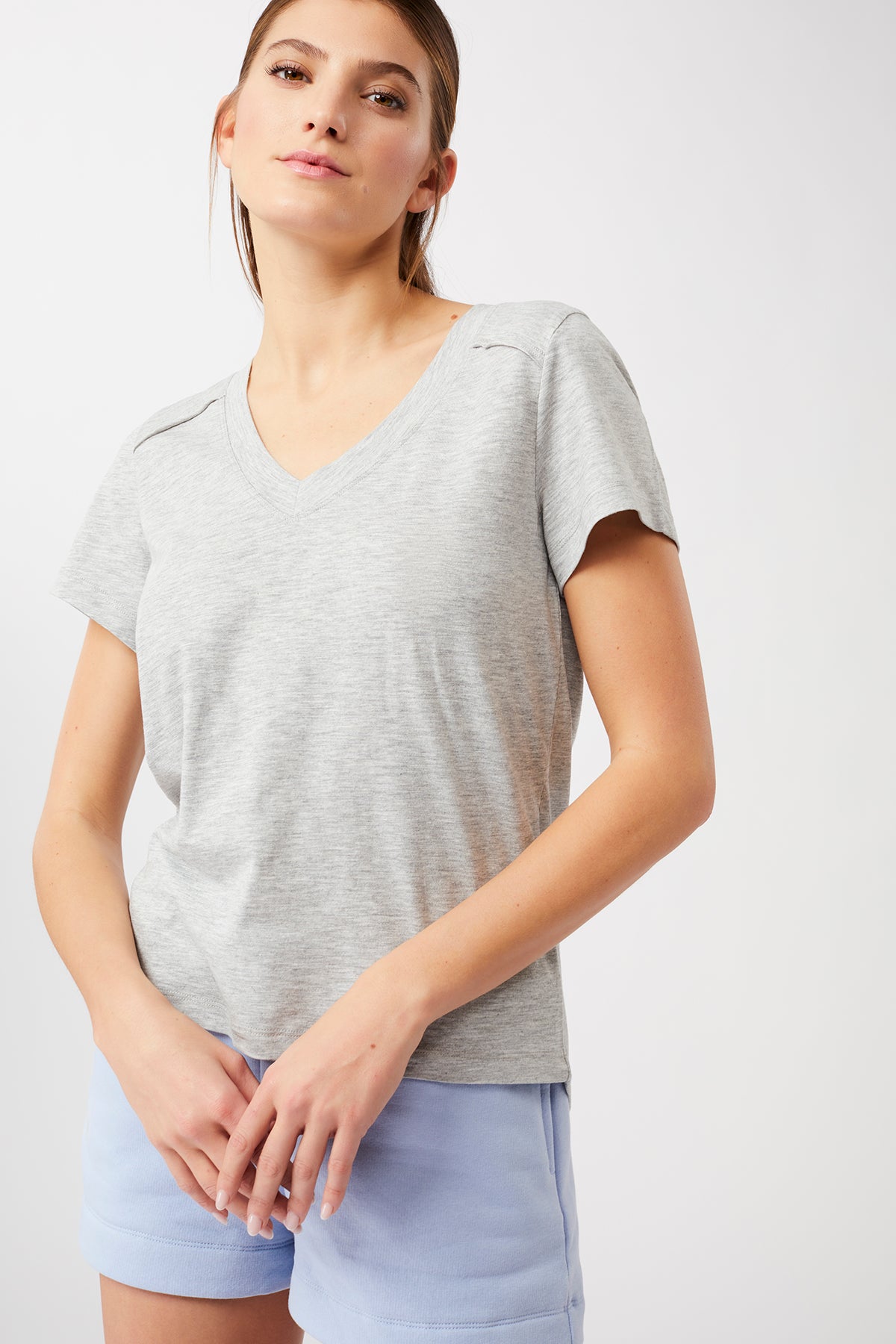 Mandala Yoga Shirt Grau Front - The New V-Neck