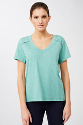 Mandala Trainings Shirt Grün Front - The New V-Neck